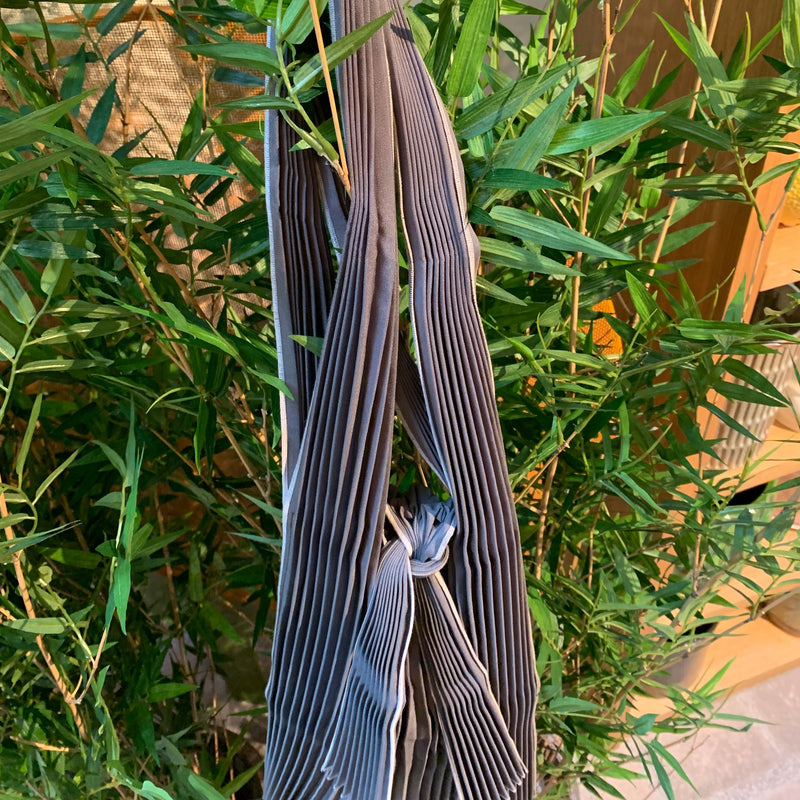 BOLSO PLISADO PLECO / Gris