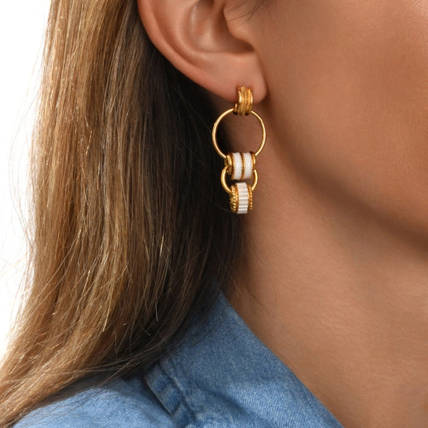 PENDIENTES ARO DOBLE ALICUDI DORADOS - ESMALTE BLANCO