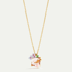 COLLAR CON COLGANTE PIEDRA ROSA Y FLORES HORTENSIA