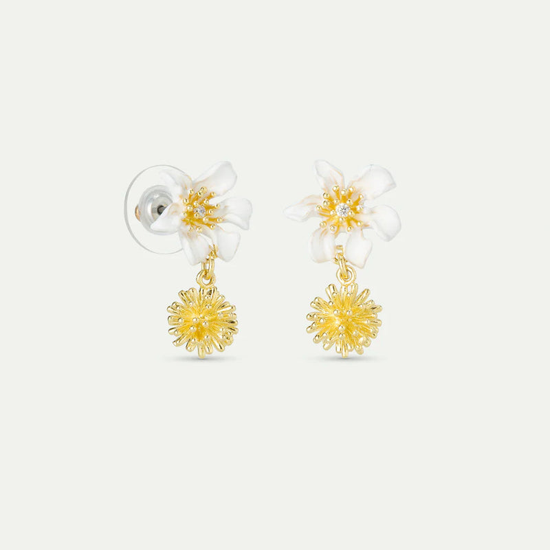 PENDIENTES BOLITAS FLOR CLEMÁTIDE BLANCA