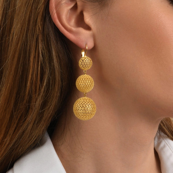 PENDIENTES LARGOS BETTY DORADOS