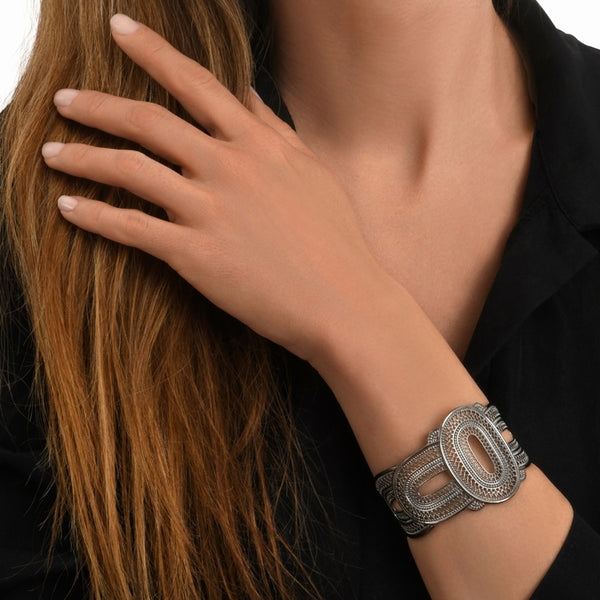 BRAZALETE ANCHO NOOR PLATEADO OSCURO "RUTENIO"