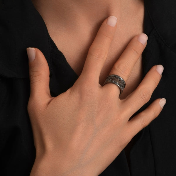 ANILLO ANCHO AJUSTABLE PLATEADO OSCURO "RUTENIO"