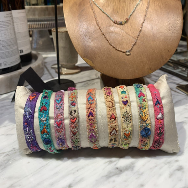 PULSERA SEDA BORDADA