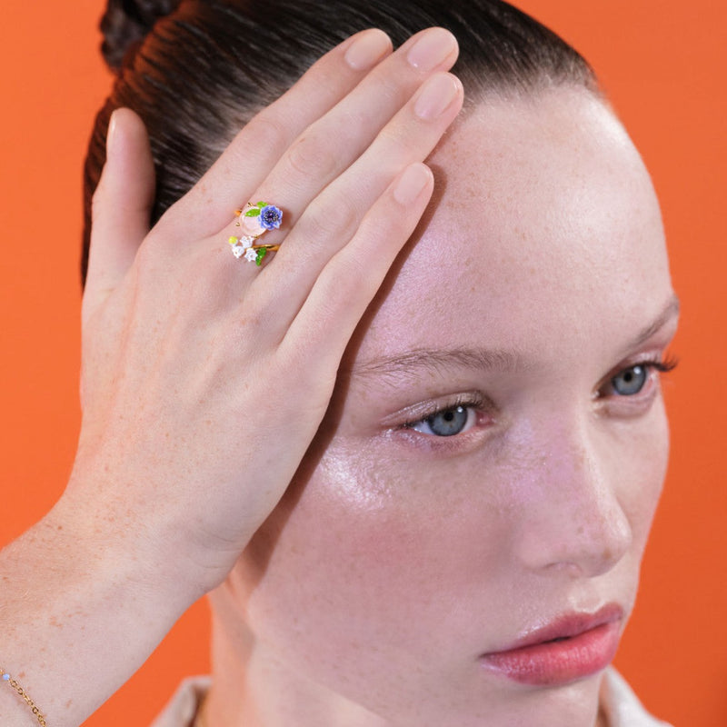 ANILLO AJUSTABLE CUARZO ROSA, ANÉMONA AZUL Y LIRIOS BLANCOS